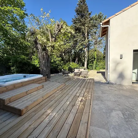 Avec Piscine Et Villa *