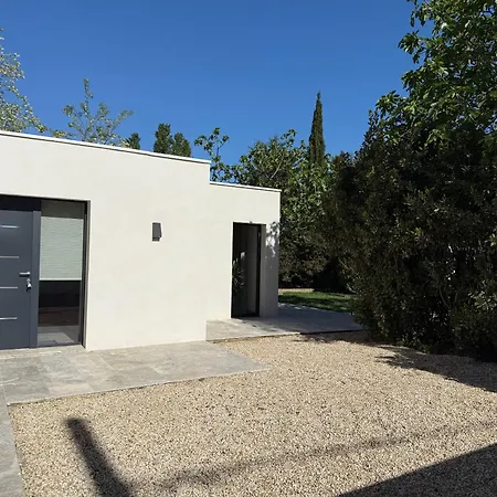 Avec Piscine Et Vinassan