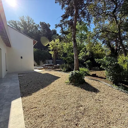 Avec Piscine Et