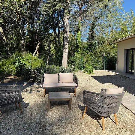 Avec Piscine Et Villa *